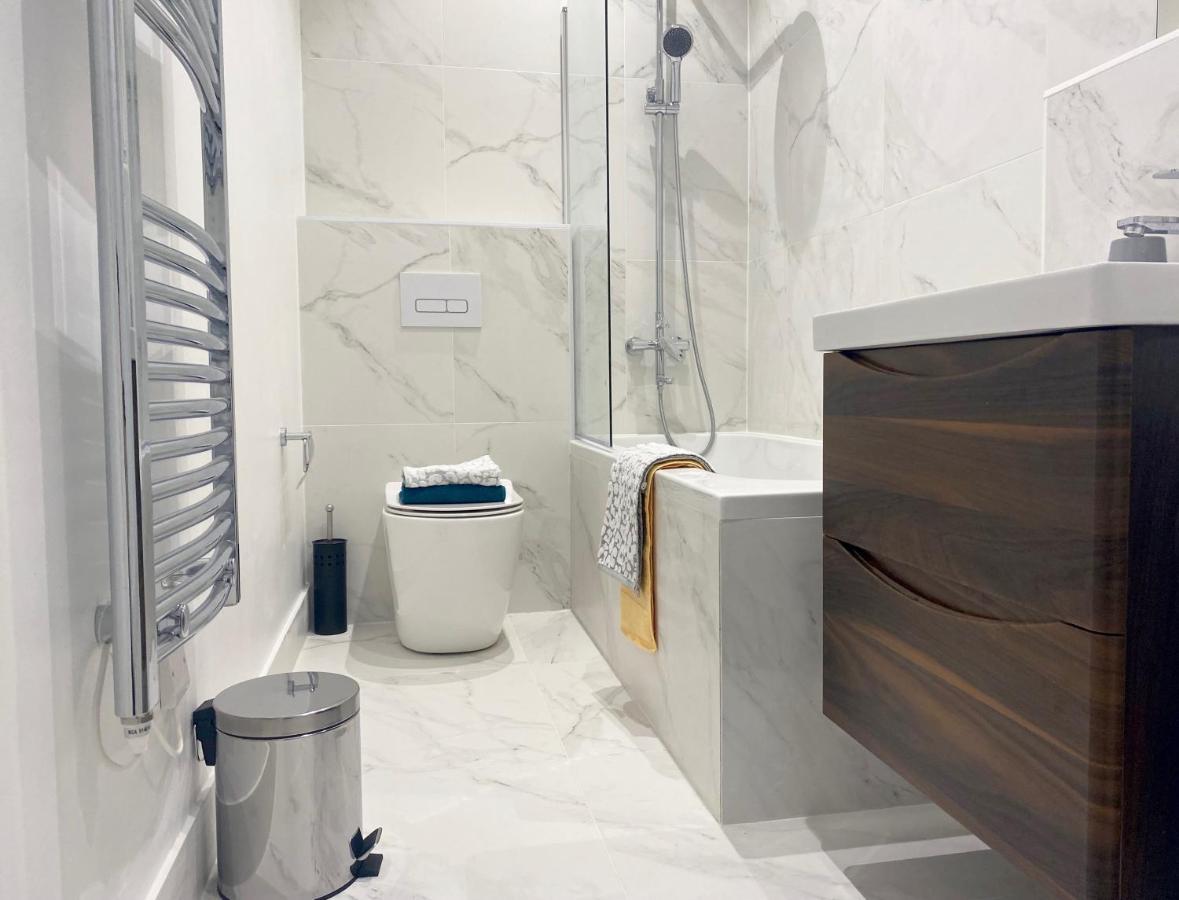 Elevate At Fleet Heights Apartment Seven מראה חיצוני תמונה